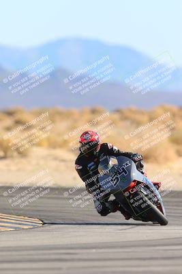 media/Jan-10-2025-CVMA Friday Practice (Fri) [[489e0da257]]/Group 4 and Trackday/Session 4 (Turn 16)/